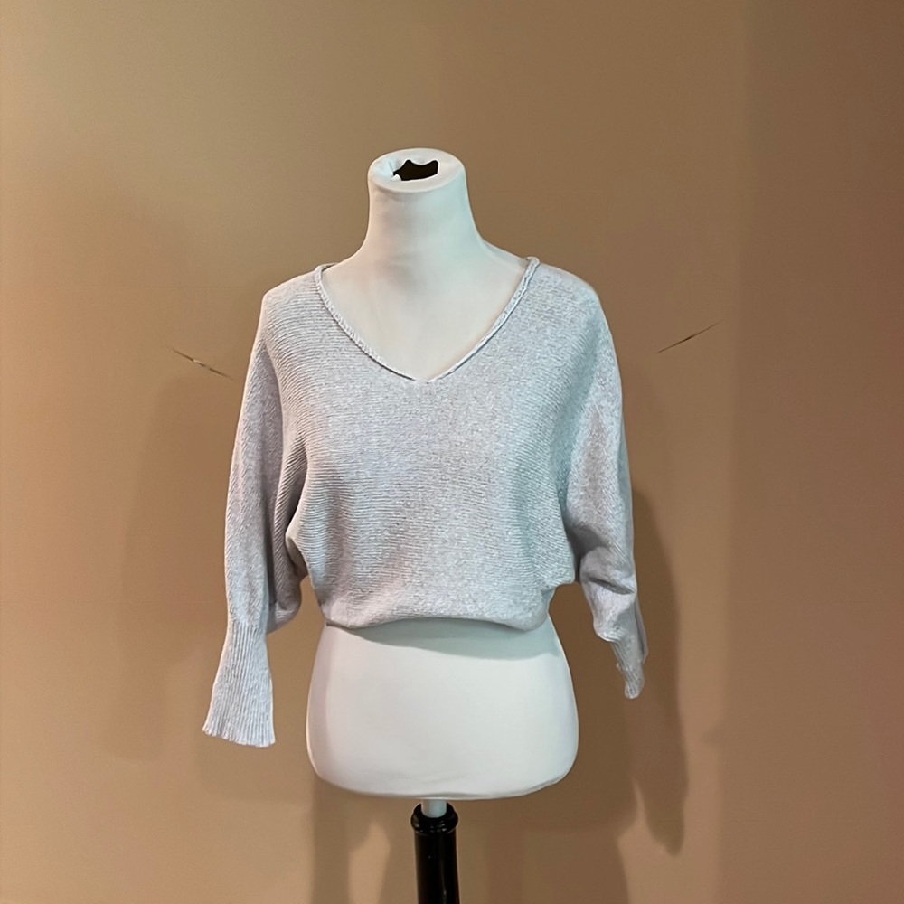 Bluette cropped gray v-neck sweater